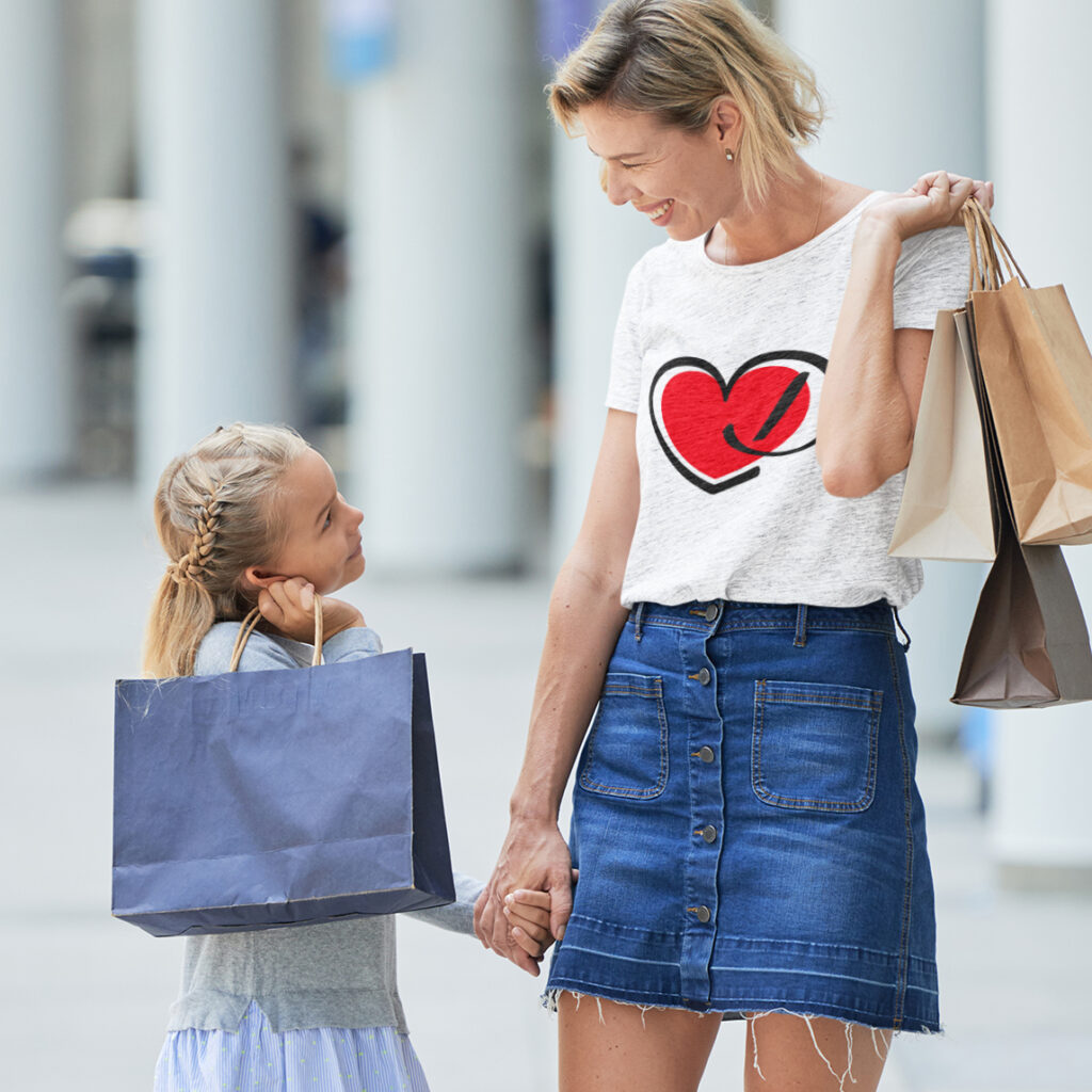 Mutter und Kind mit Herz T-Shirt